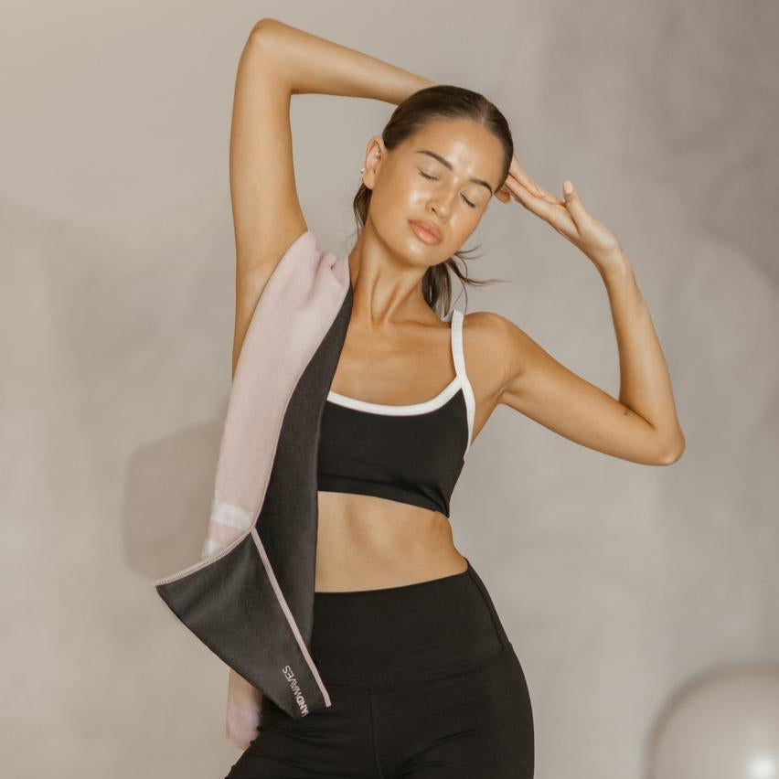 Sporthandtuch mit Magnet & Zipper-Tasche - WOODSANDWAVES