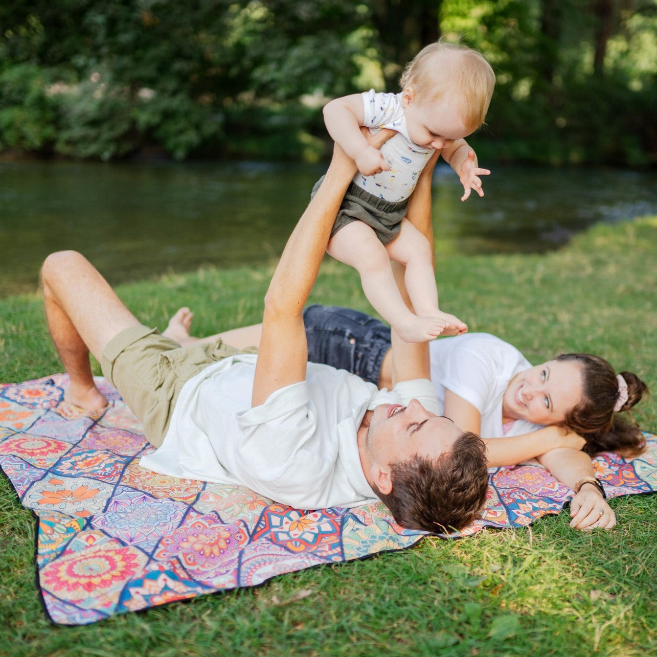 Mosaics - Stranddecke XXL - 180cm x 160cm - leicht, kompakt & sandabweisend - WOODSANDWAVES