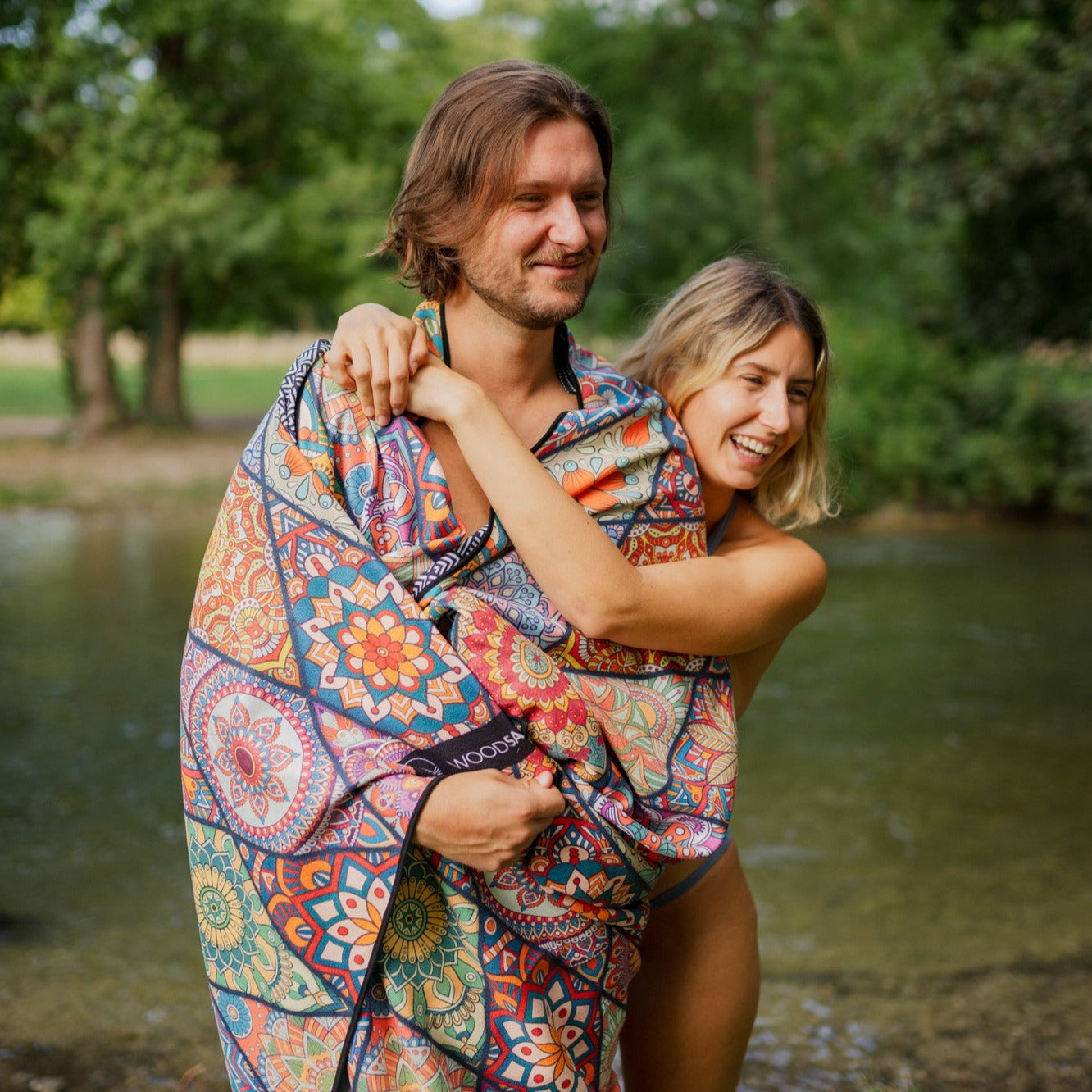 Mosaics - Stranddecke XXL - 180cm x 160cm - leicht, kompakt & sandabweisend - WOODSANDWAVES