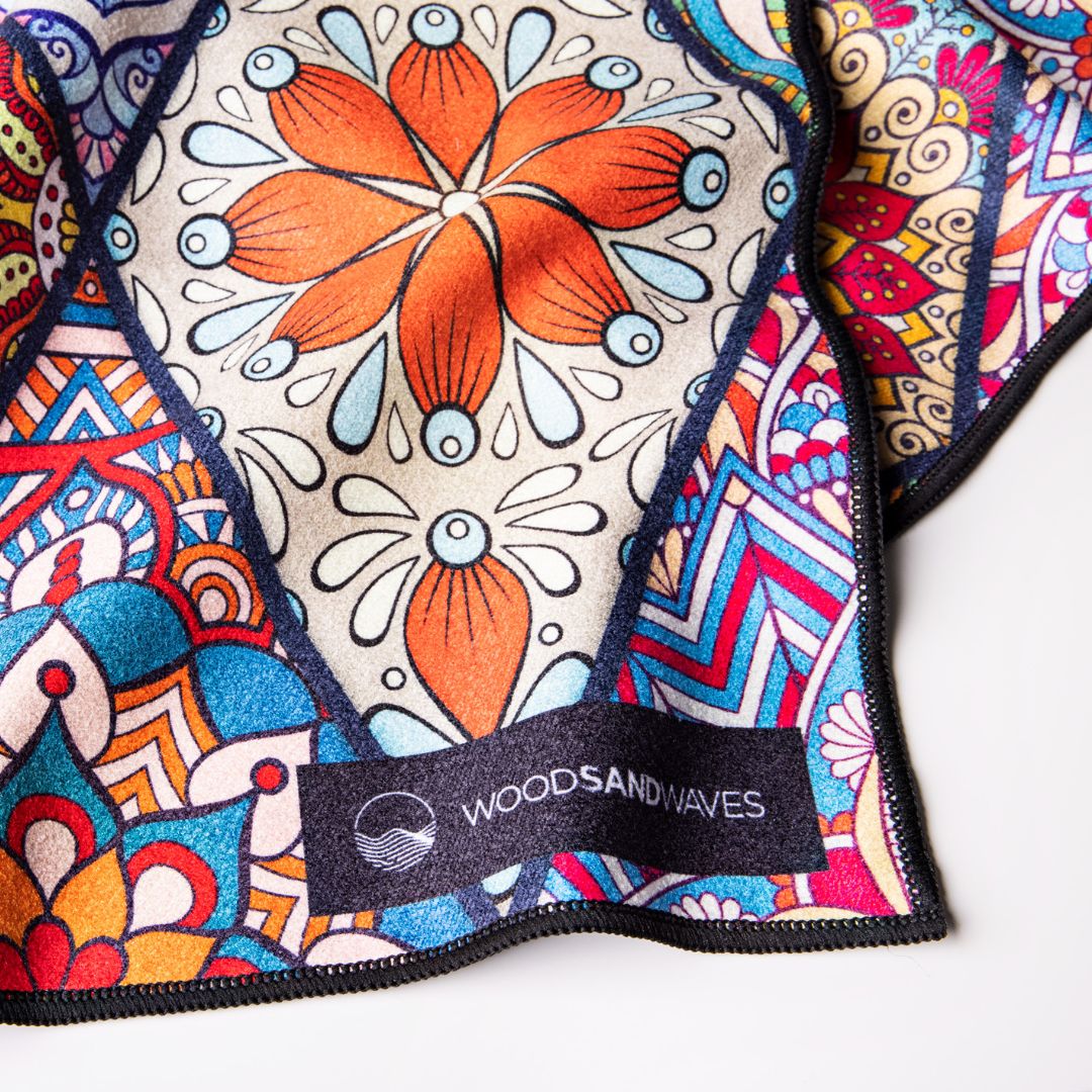 Mosaics - Stranddecke XXL - 180cm x 160cm - leicht, kompakt & sandabweisend - WOODSANDWAVES