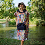 Surf-Poncho Mosaics - für Frauen & Männer - aus schnelltrocknender und ultra-leichter Mikrofaser - WOODSANDWAVES